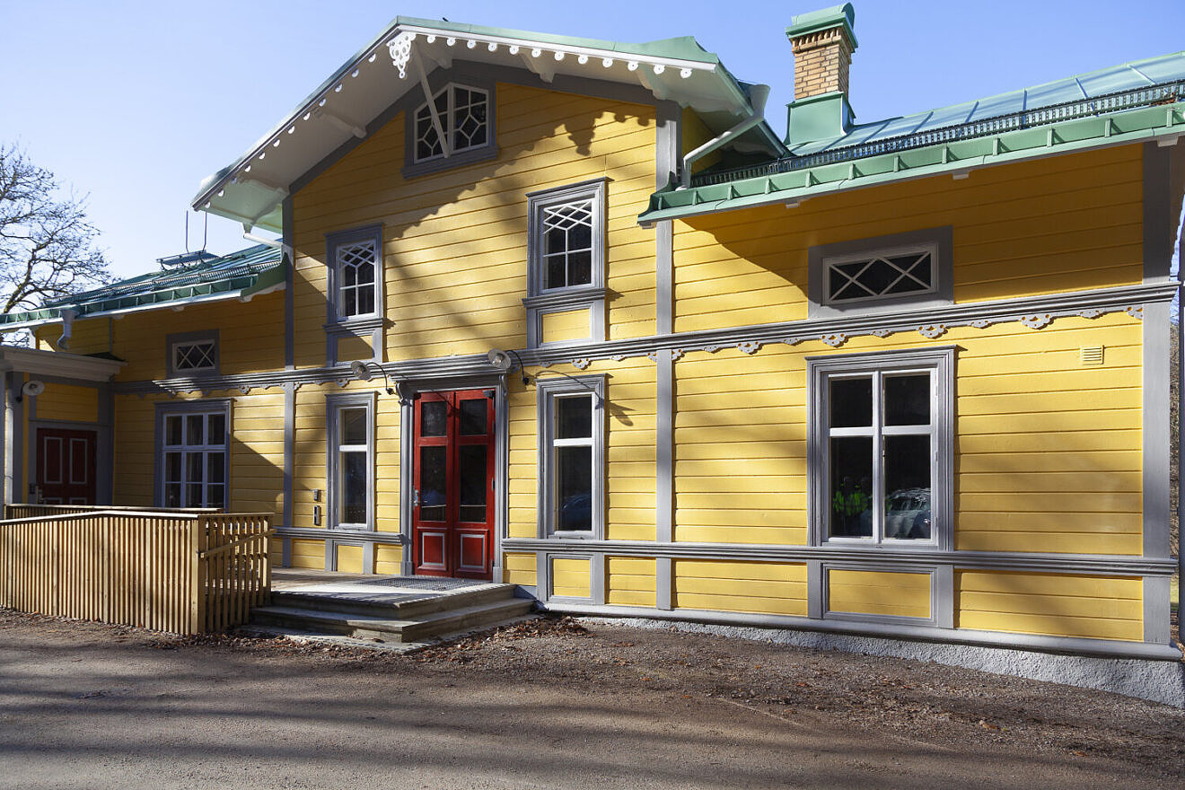 Gula villan exteriör, framsida